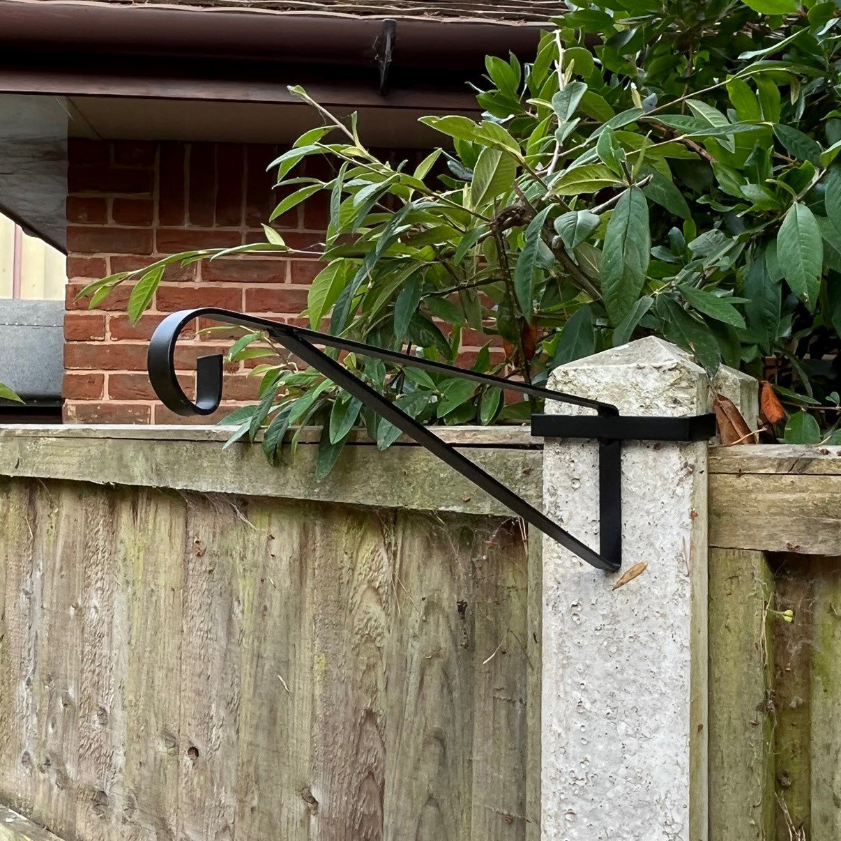 Hanging Basket Brackets for Concrete Fence Posts (Set of 4)