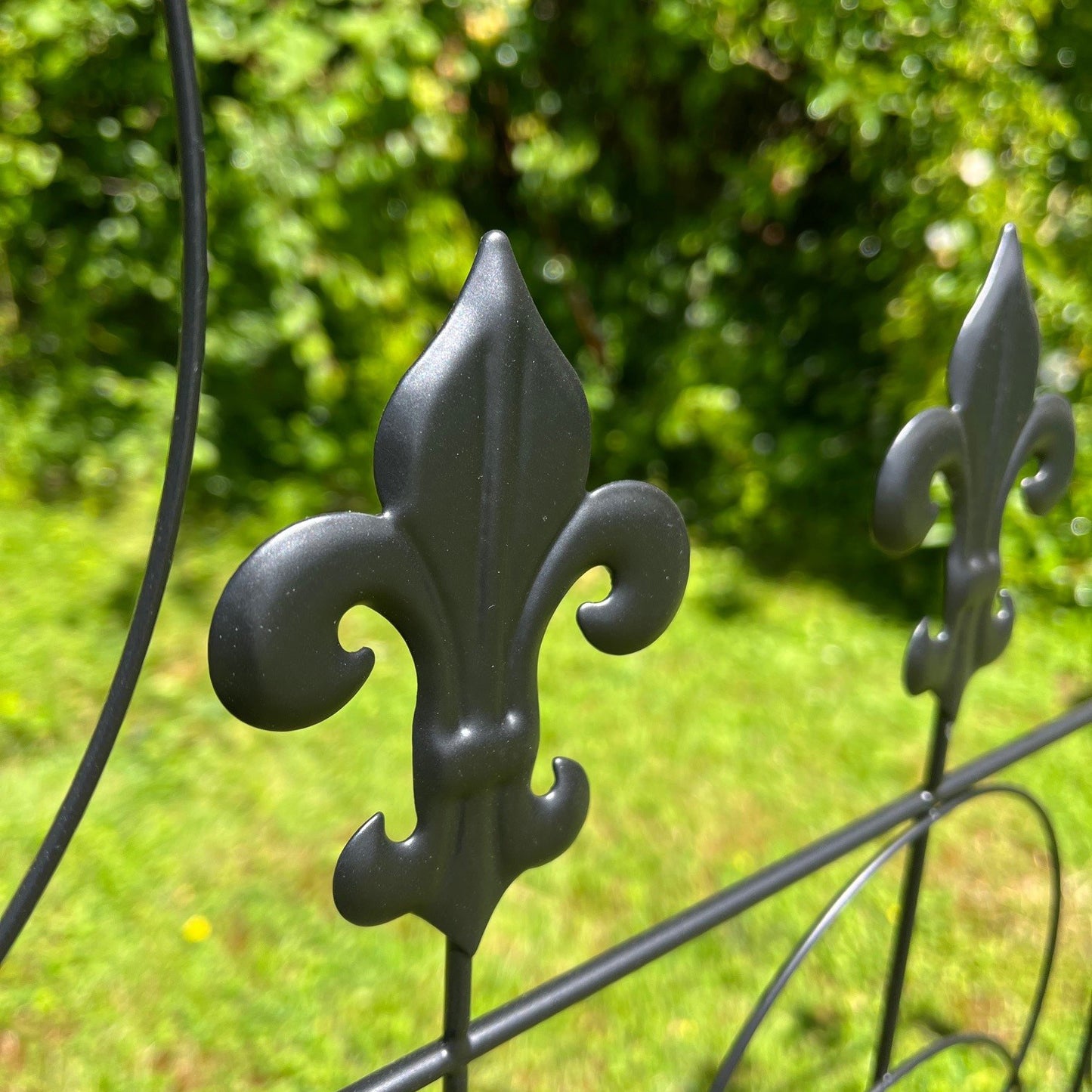 Fleur de Lys Design Metal Garden Trellis (120cm x 50cm) - Pack of 2