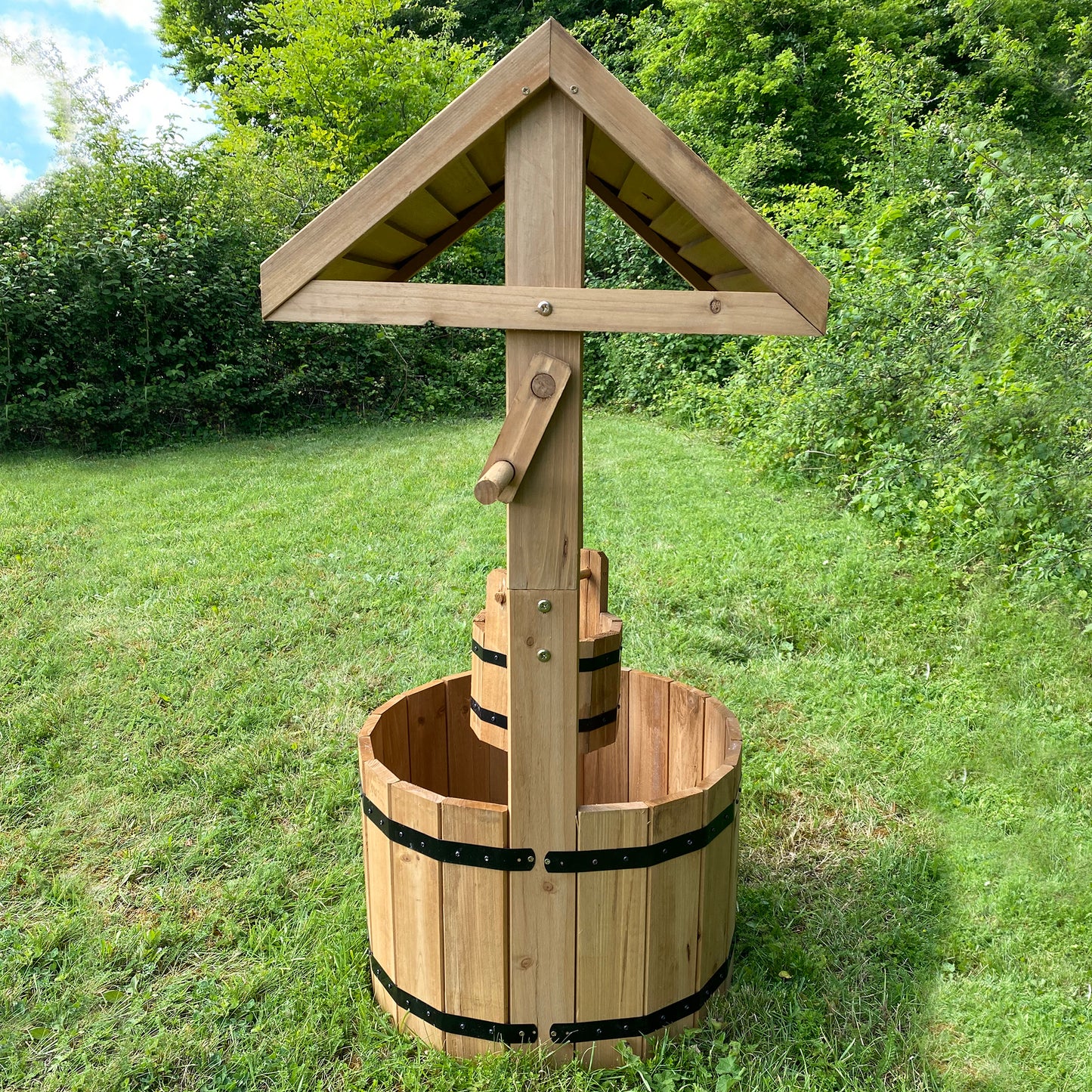 Large Wooden Garden Wishing Well Planter