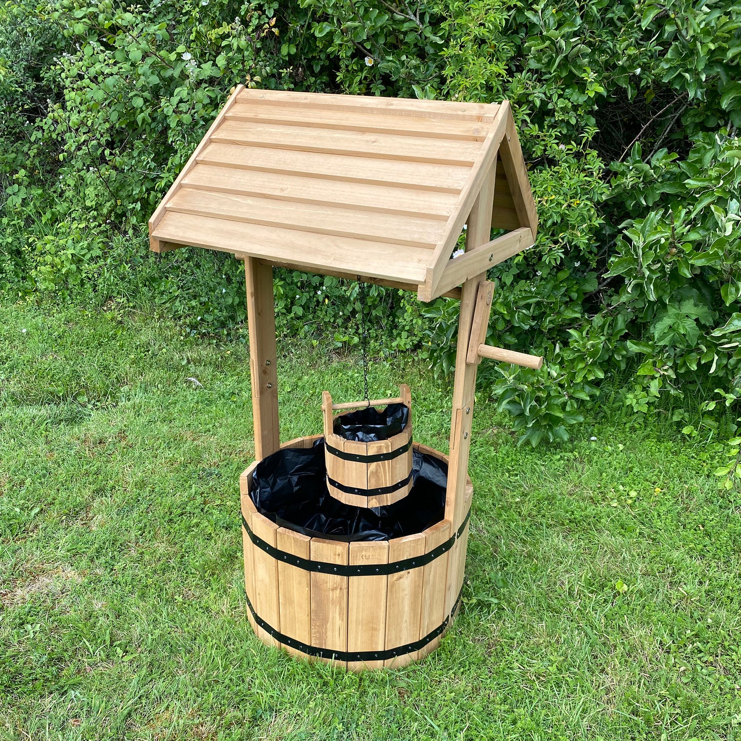 Large Wooden Garden Wishing Well Planter