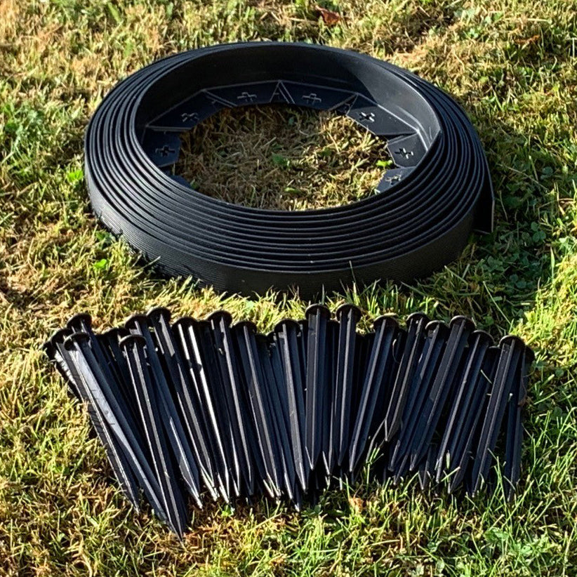 Flexible Black Plastic Garden Lawn Edging Roll with 40 Pegs (10m) - 3 Rolls