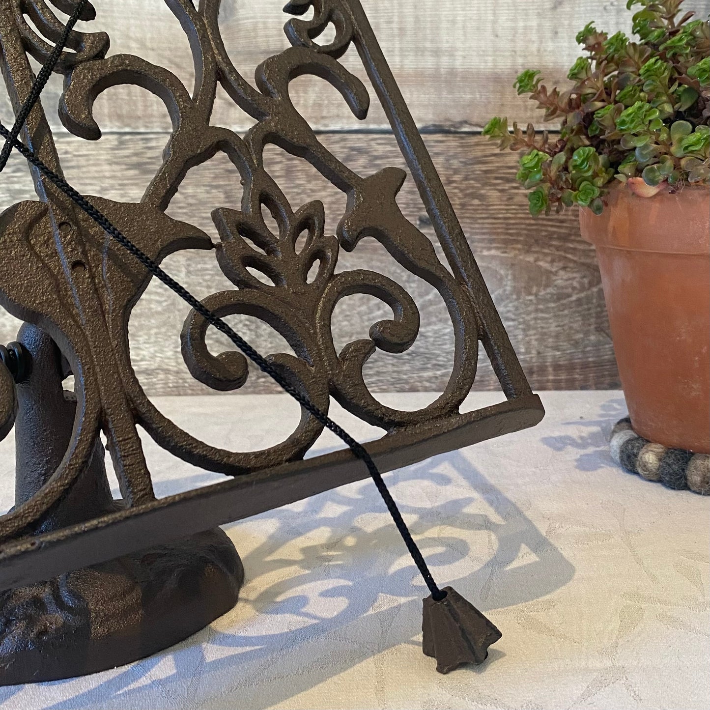 Traditional Cast Iron Ornate Cookbook Stand