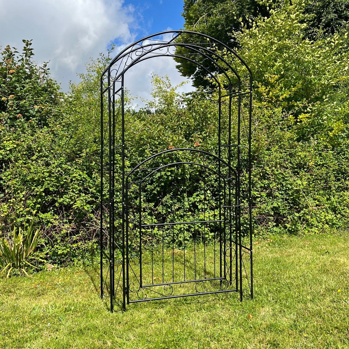 Metal Windsor Garden Arch with Gate and Fixing Pegs