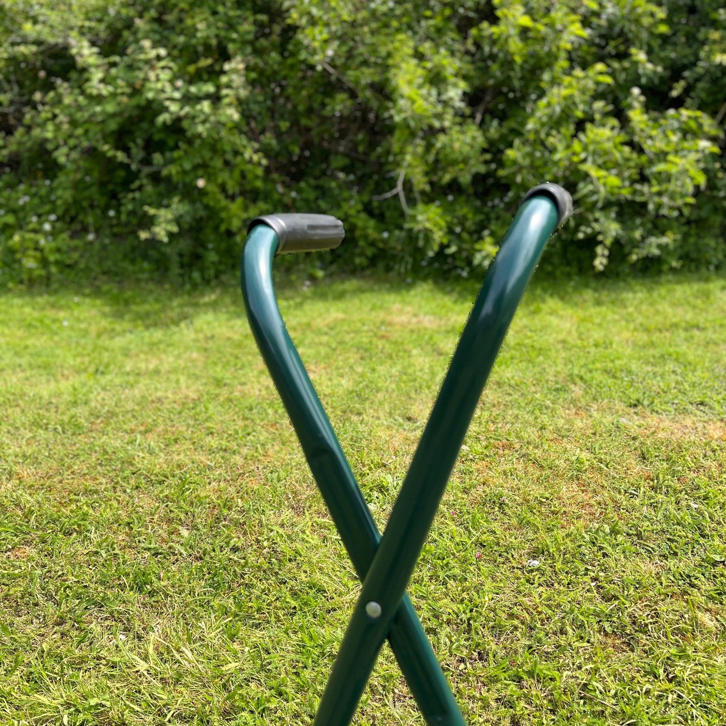 Long Handled Leaf Collecting Grabs
