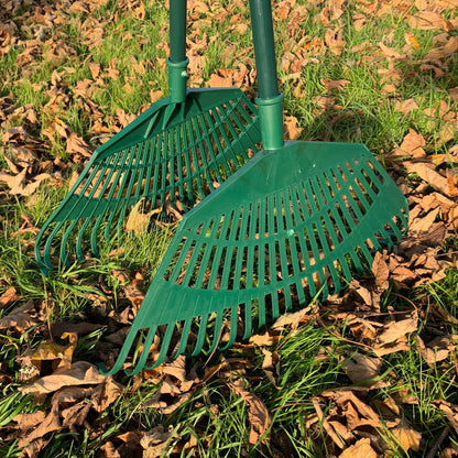 Long Handled Leaf Collecting Grabs