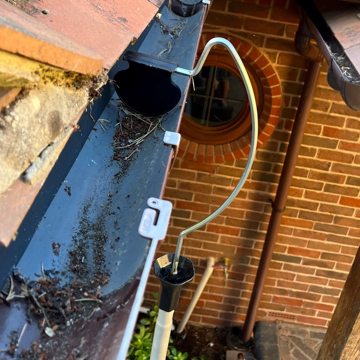 Lightweight Gutter Cleaner Roof Debris Leaf Clearer Remover