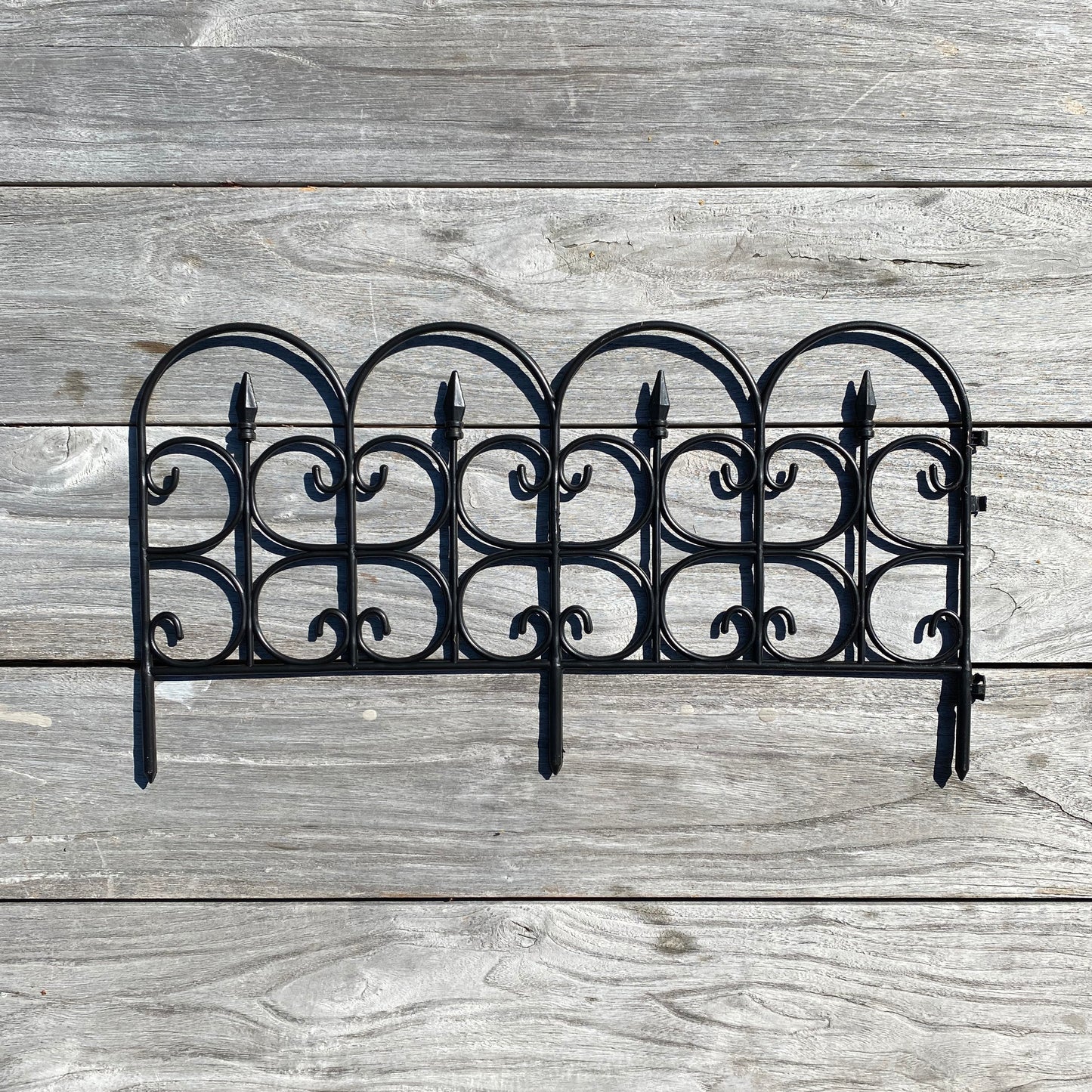 Hampton Black Plastic Garden Lawn Edging (59cm x 32cm) - 10 Panels