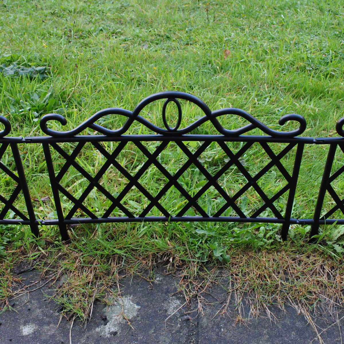 Set of 10 Plastic Lawn Edging Lattice Panels (45cm x 35cm)