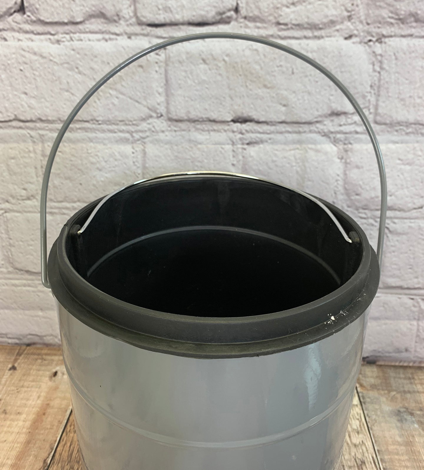 Large Kitchen Composter Caddy with Inner Bucket and 3 Filters in French Grey
