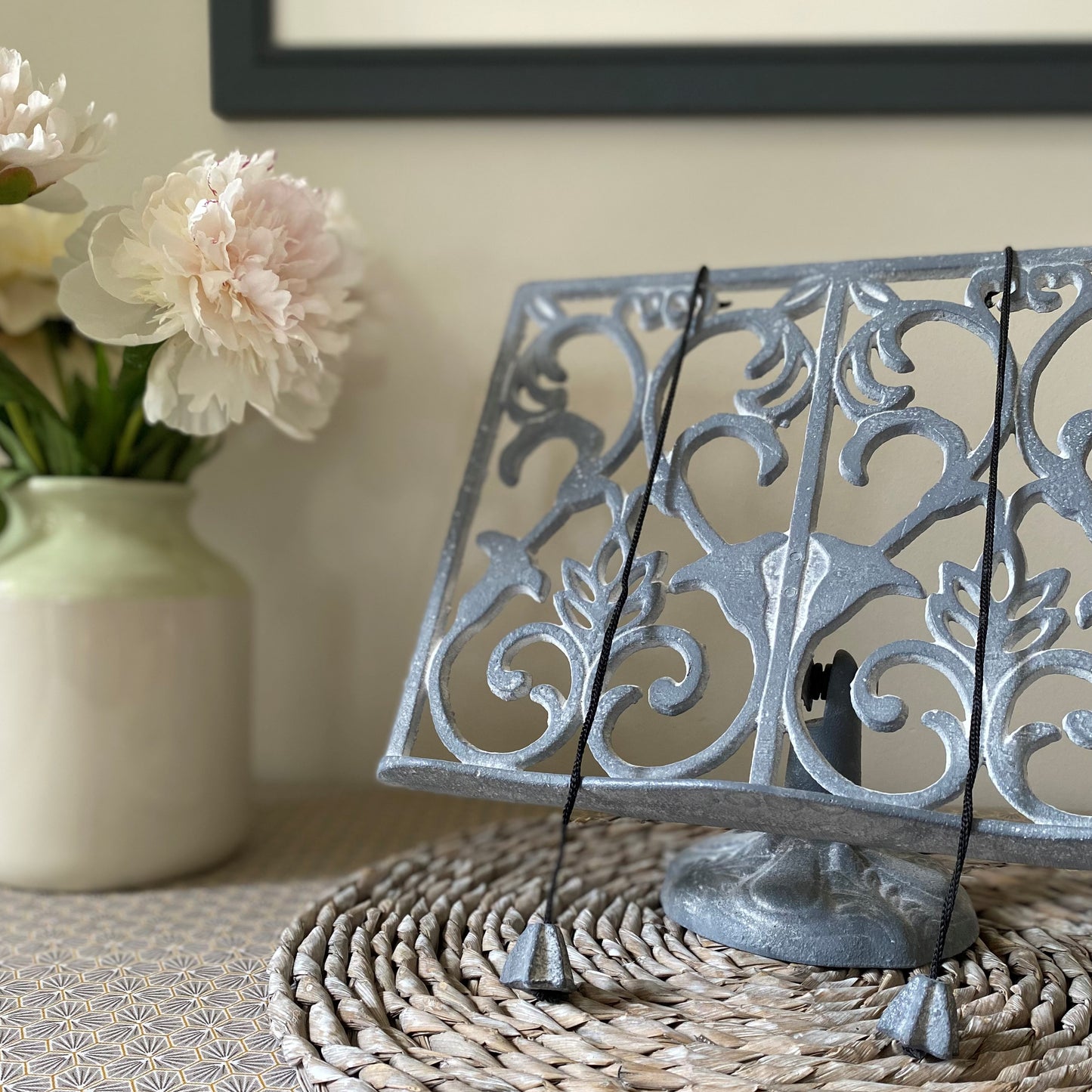 Cast Iron Floral Cookbook Stand in Grey