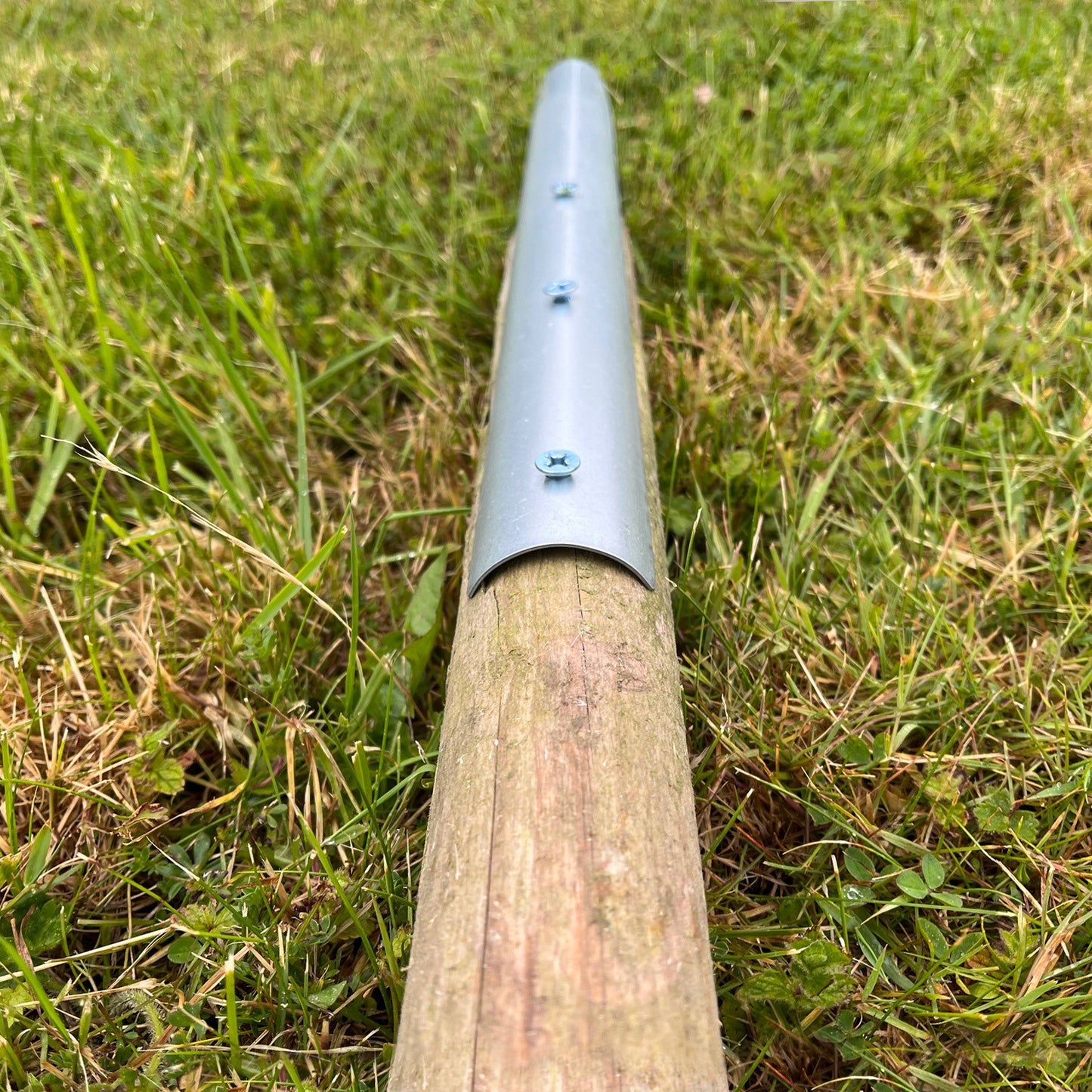 Metal Log Roll Stakes for Lawn Garden Border Edging (Pack of 20)