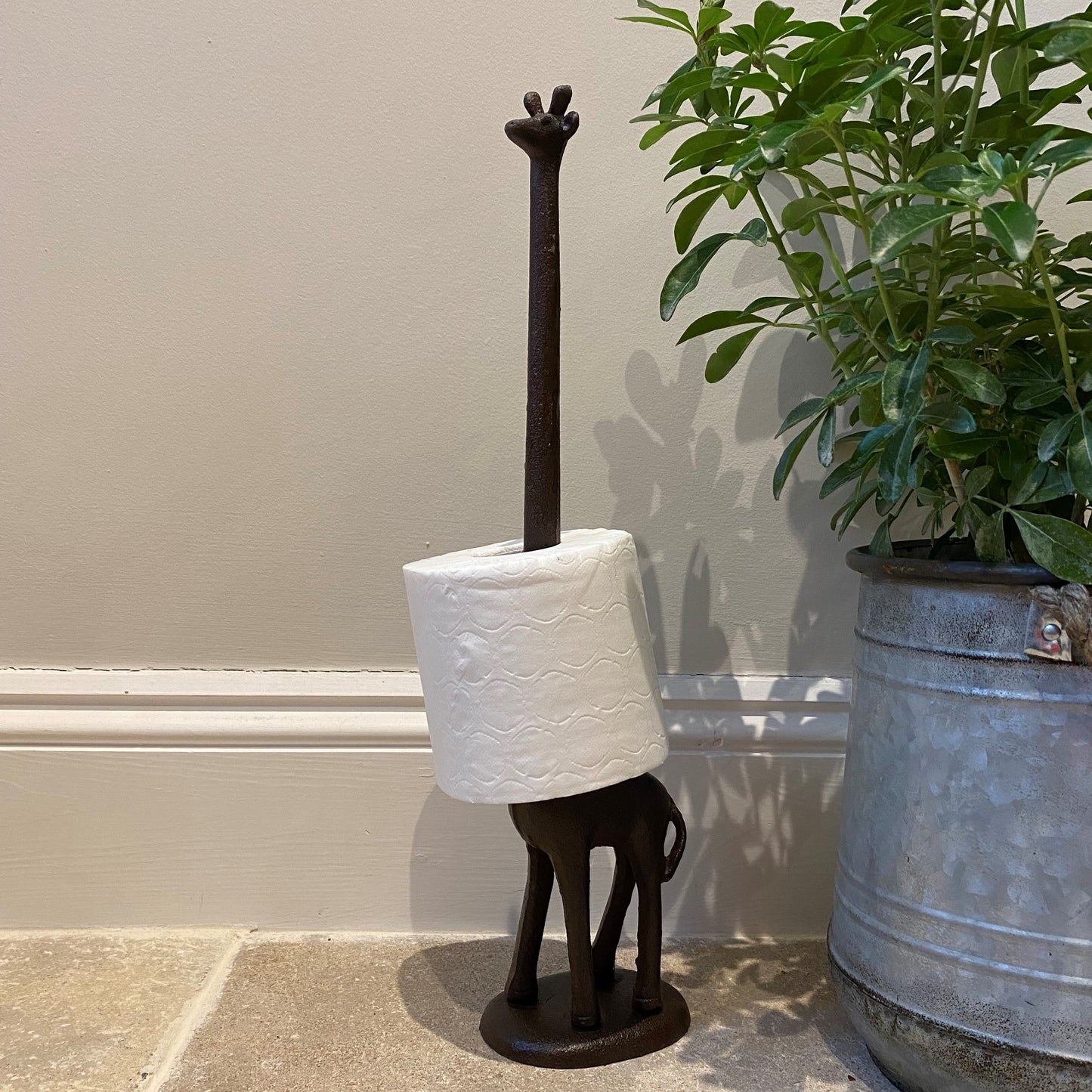 Cast Iron Giraffe Shaped Loo Roll Toilet Paper Holder Store (Set of 2)