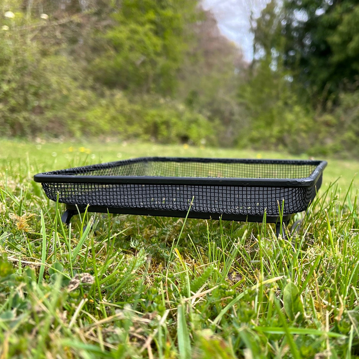 Metal Ground Bird Feeder Seed & Nut Tray