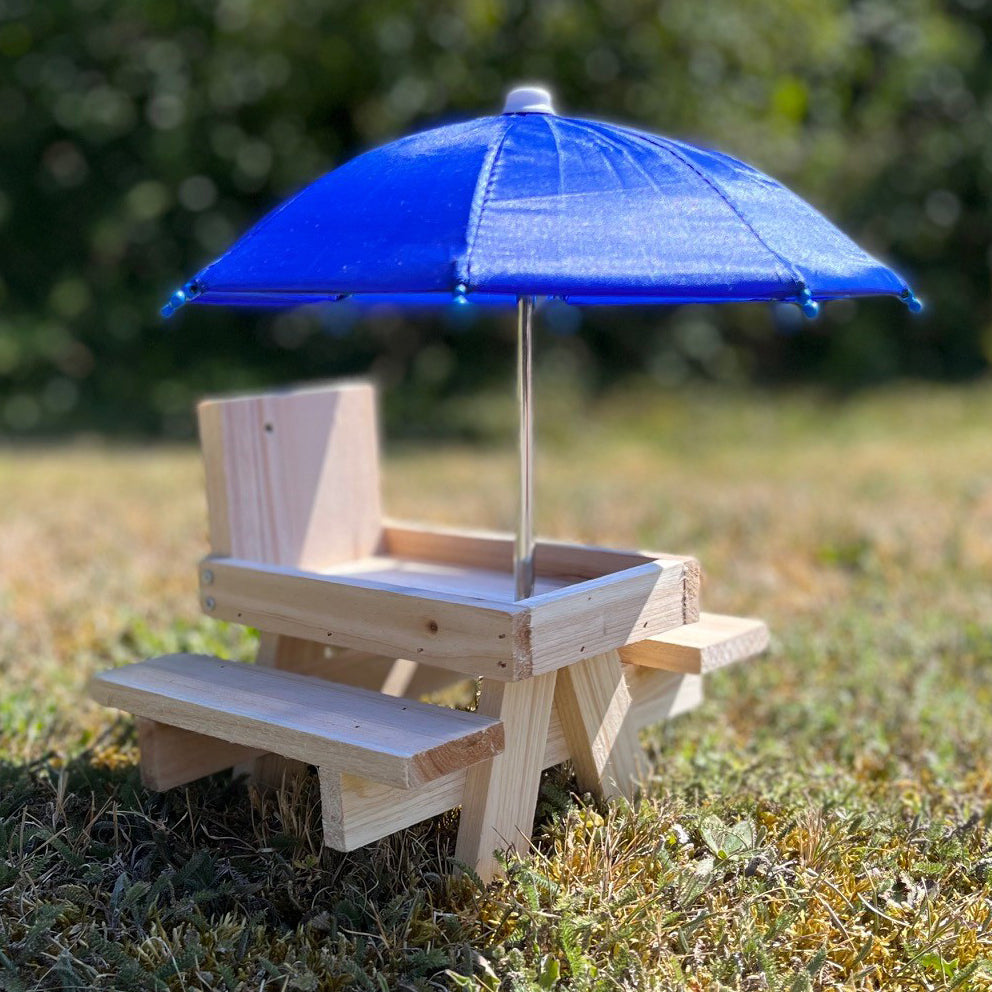 Wooden Wildlife Squirrel Feeder Picnic Table with Mini Umbrella