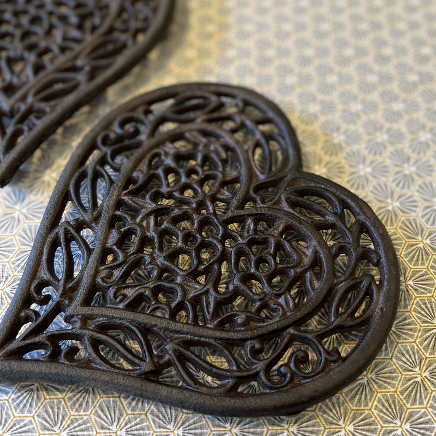Cast Iron Heart Shaped Ornate Trivet Stand for Hot Pans or Dishes