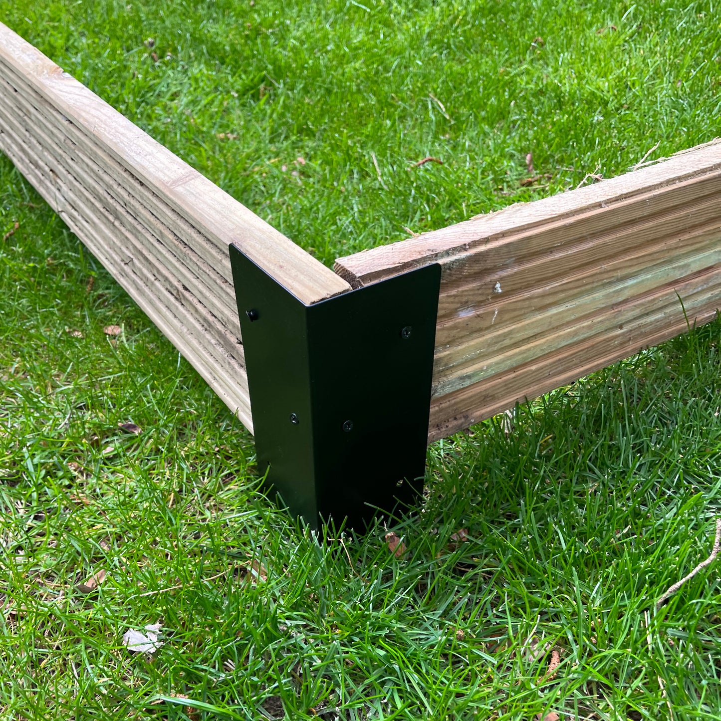 Metal Raised Vegetable Bed Corner Brackets (Pack of 4)