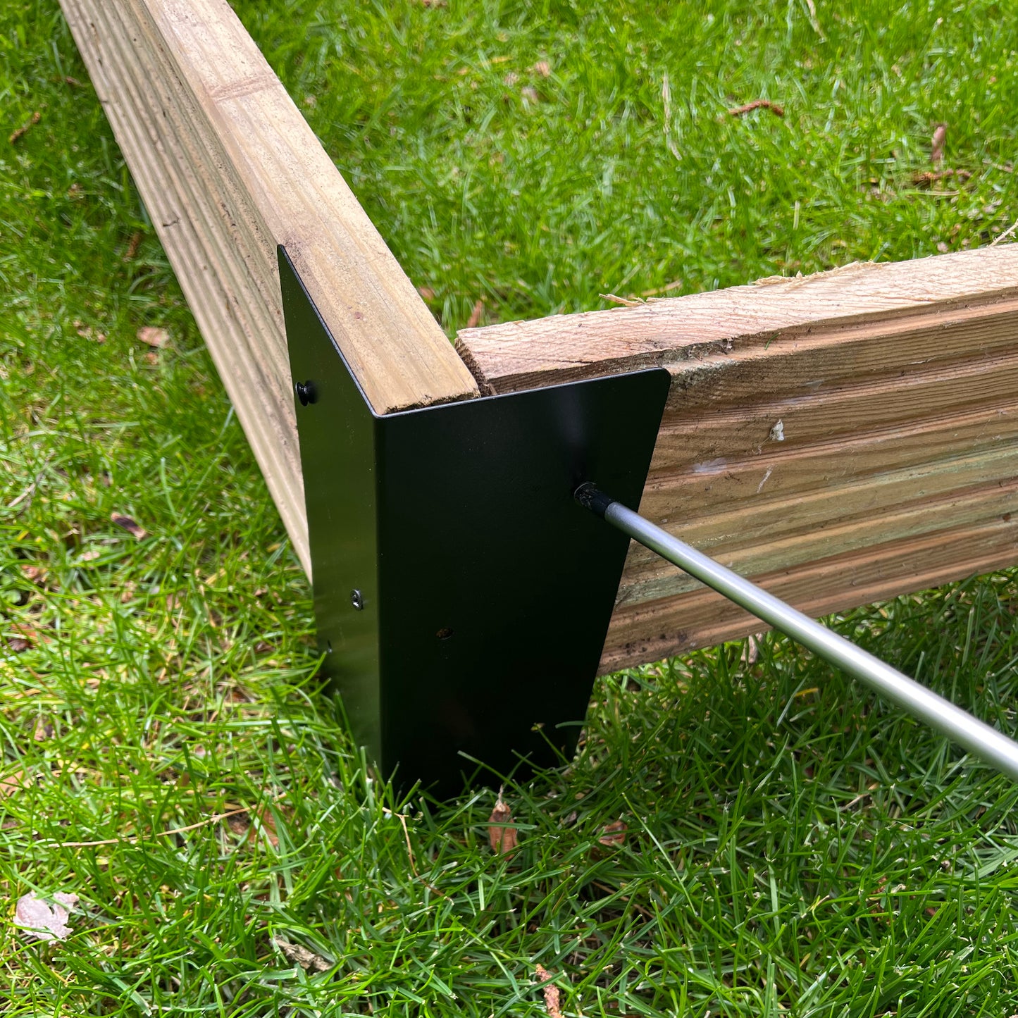 Metal Raised Vegetable Bed Corner Brackets (Pack of 4)
