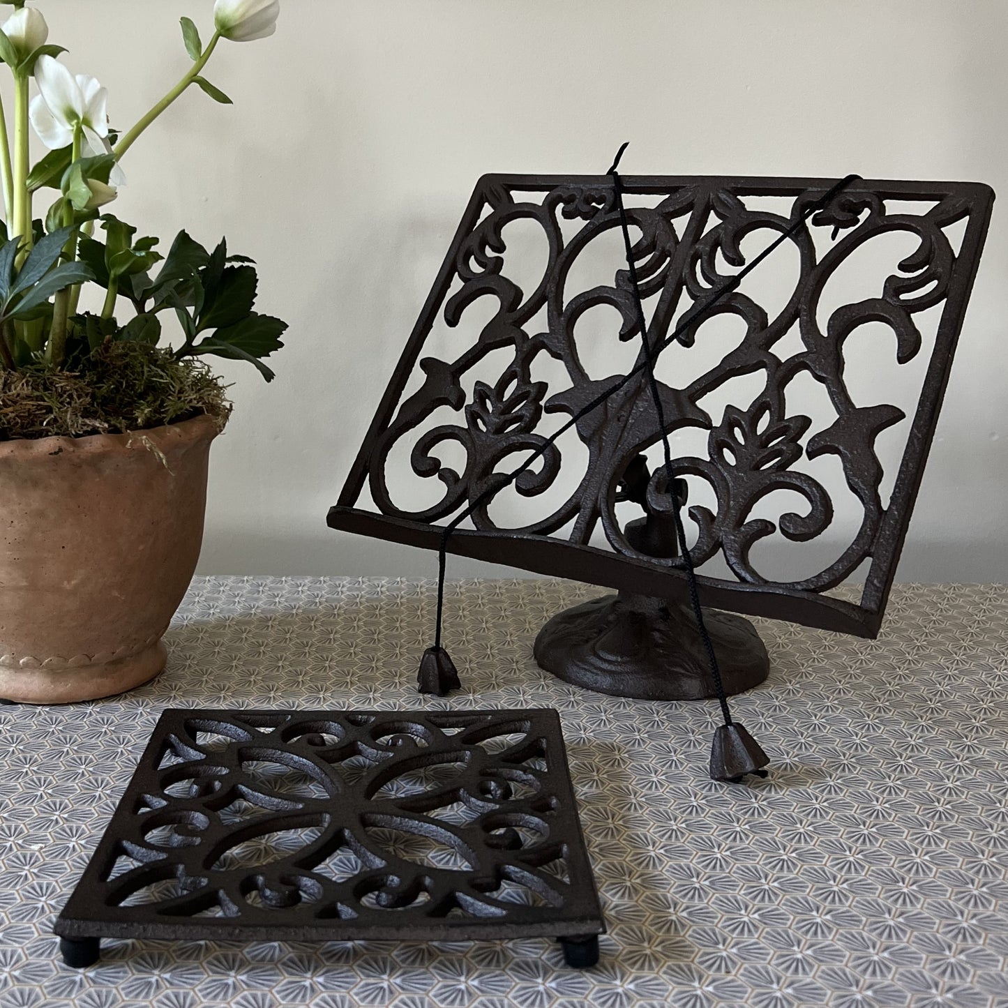 Traditional Cast Iron Ornate Cookbook Stand  & Square Trivet Set