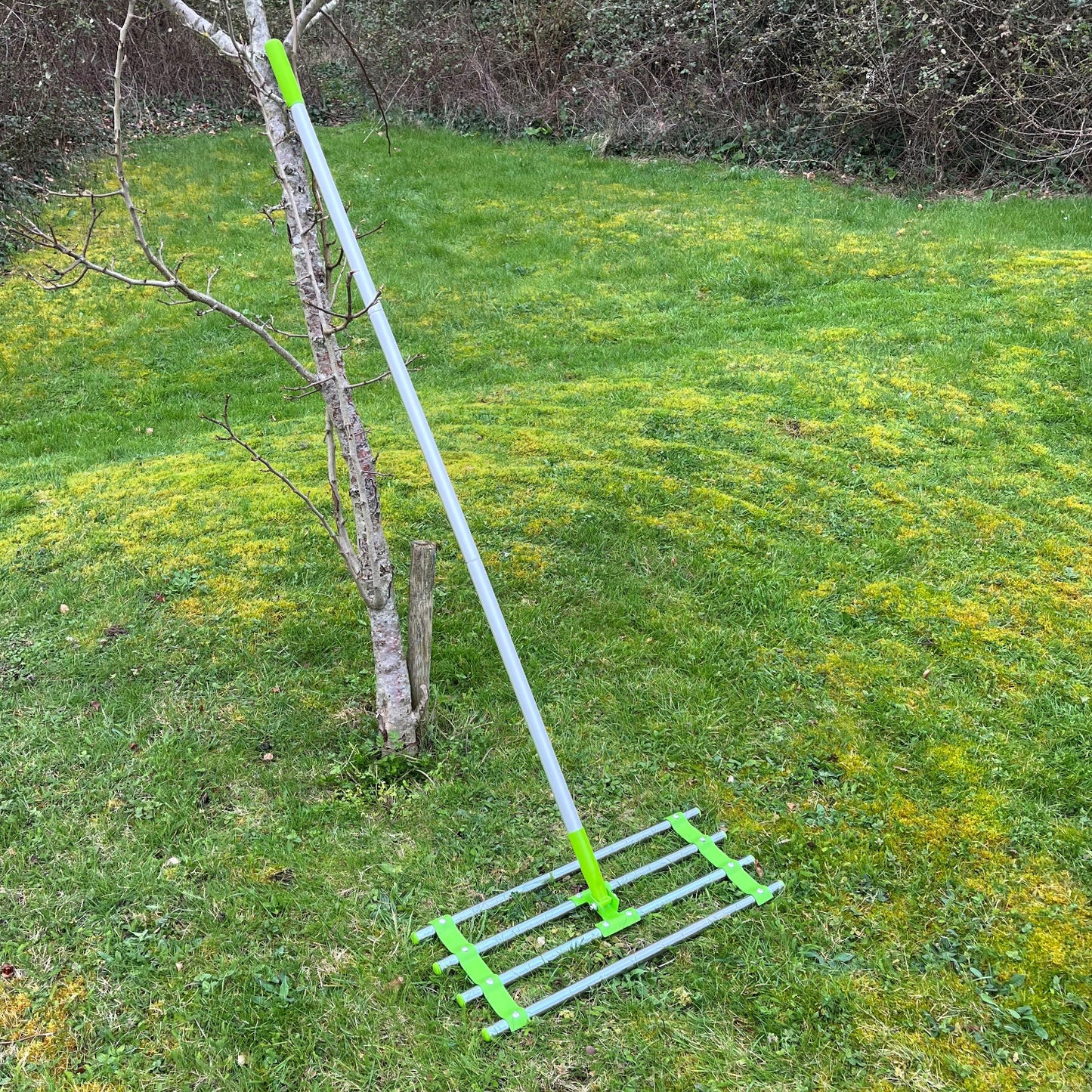 Garden Lawn Levelling Rake Lute with Long Handle