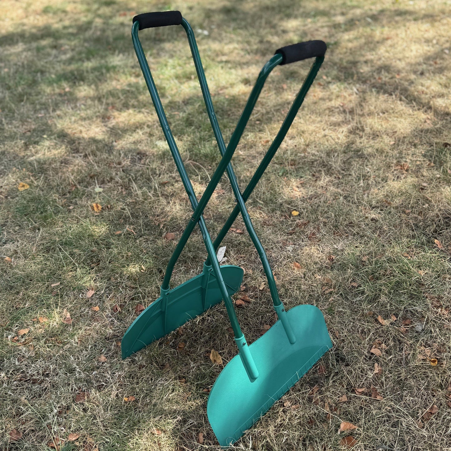 Long Handled Foam Grip Leaf Collecting Grabs