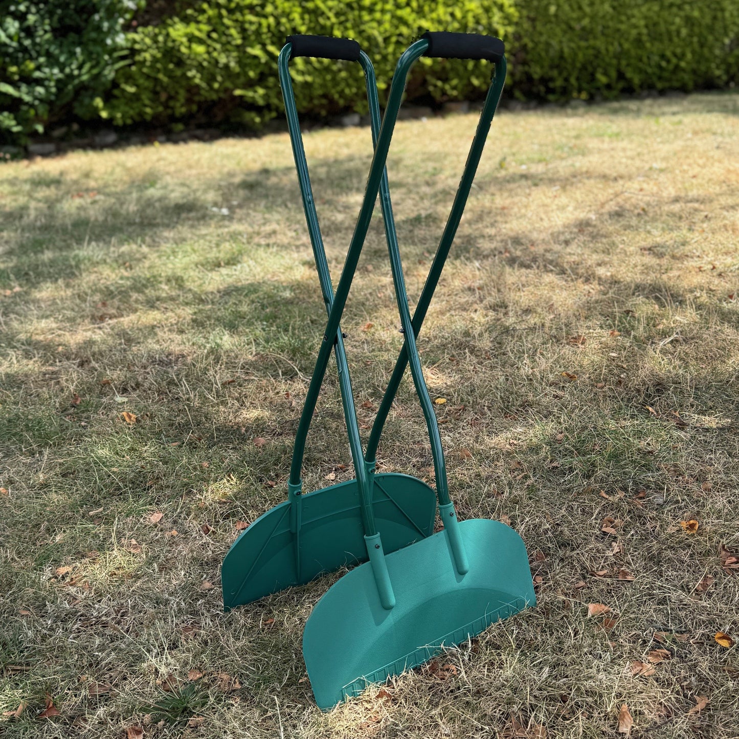 Long Handled Foam Grip Leaf Collecting Grabs