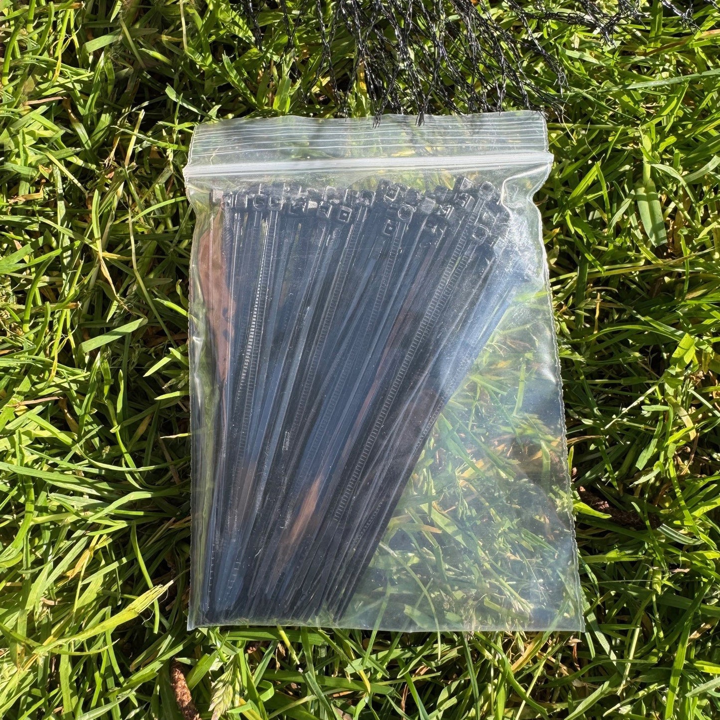 Protective Garden Fruit Cage Netting with 100 Cable Ties (20m x 2m)