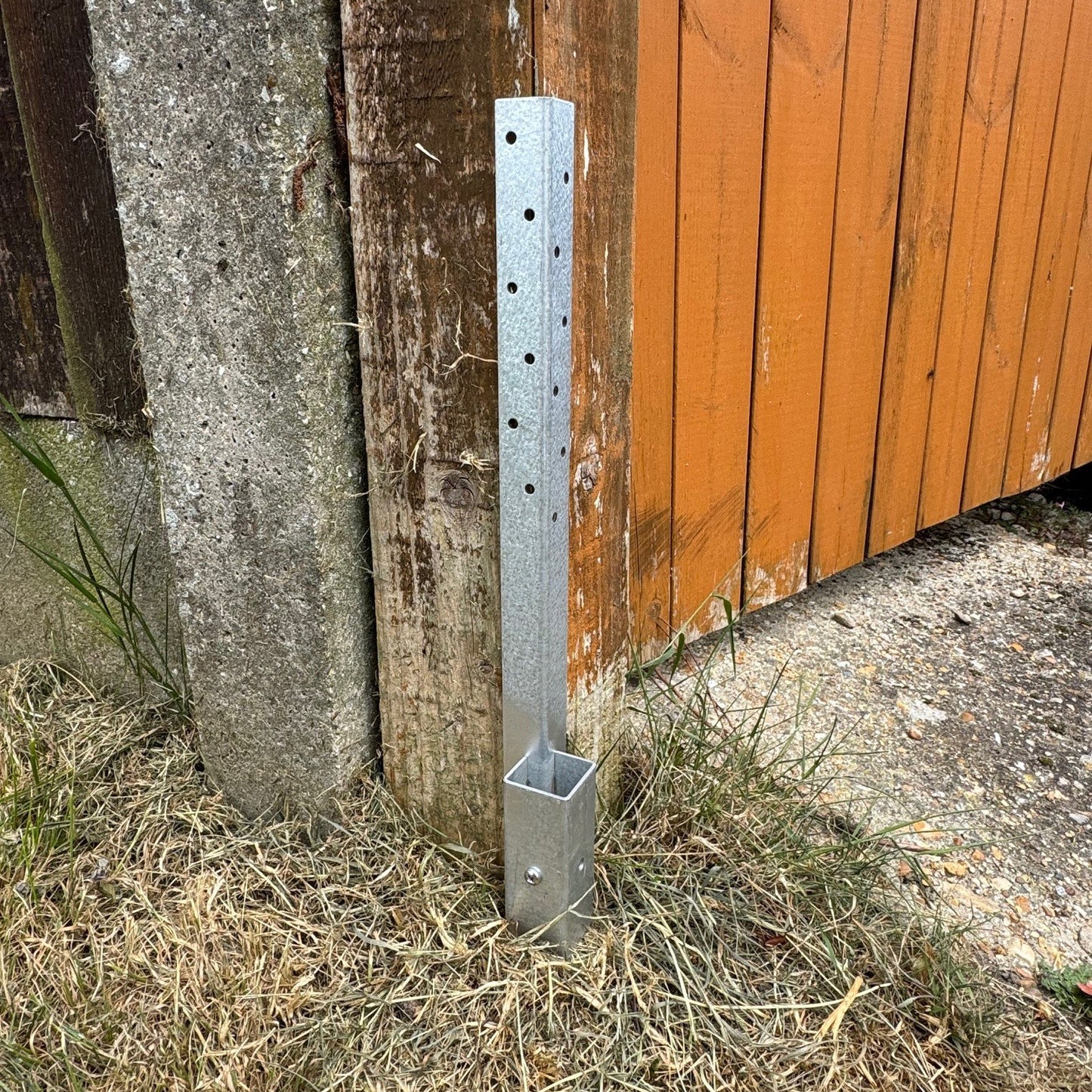 Fence Post Repair Stakes for Damaged Wooden Posts (Pack of 2)