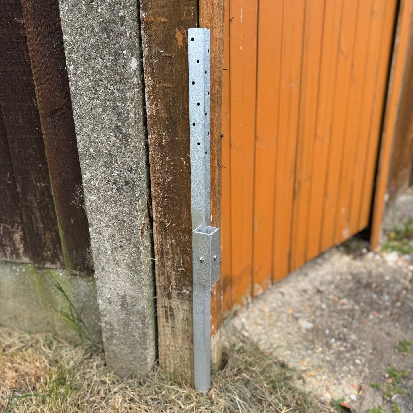 Fence Post Repair Stakes for Damaged Wooden Posts (Pack of 2)