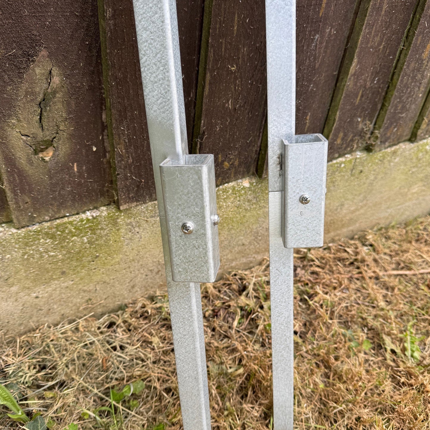 Fence Post Repair Stakes for Damaged Wooden Posts (Pack of 2)