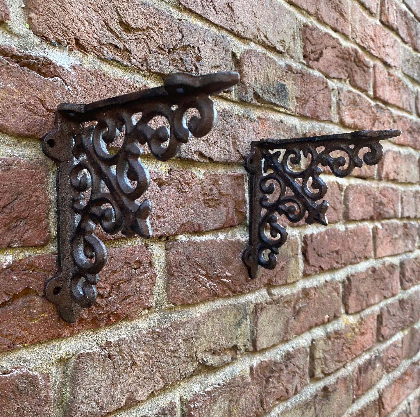 Traditional Style Cast Iron Shelf Brackets (13cm)