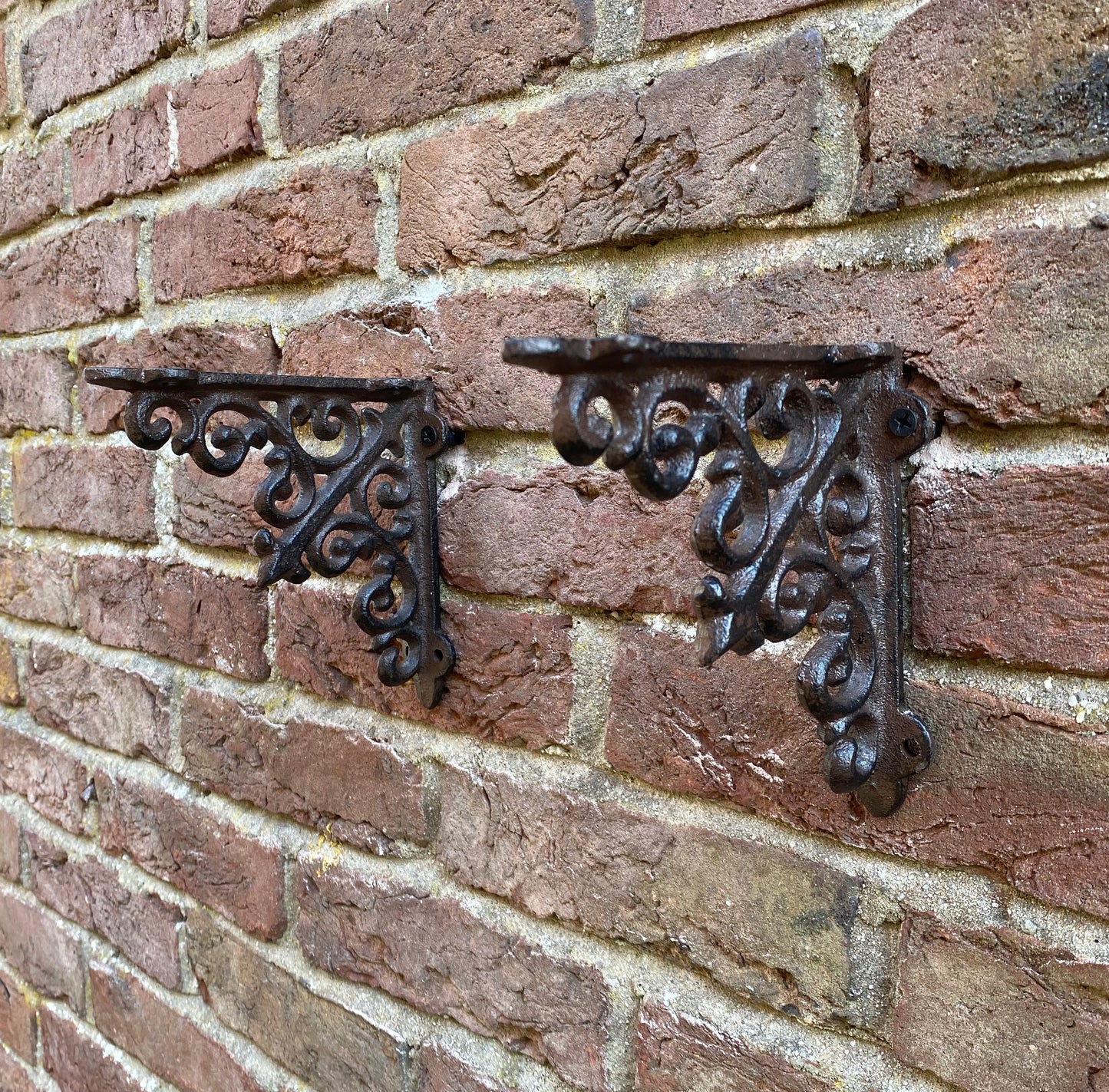 Traditional Style Cast Iron Shelf Brackets (13cm)