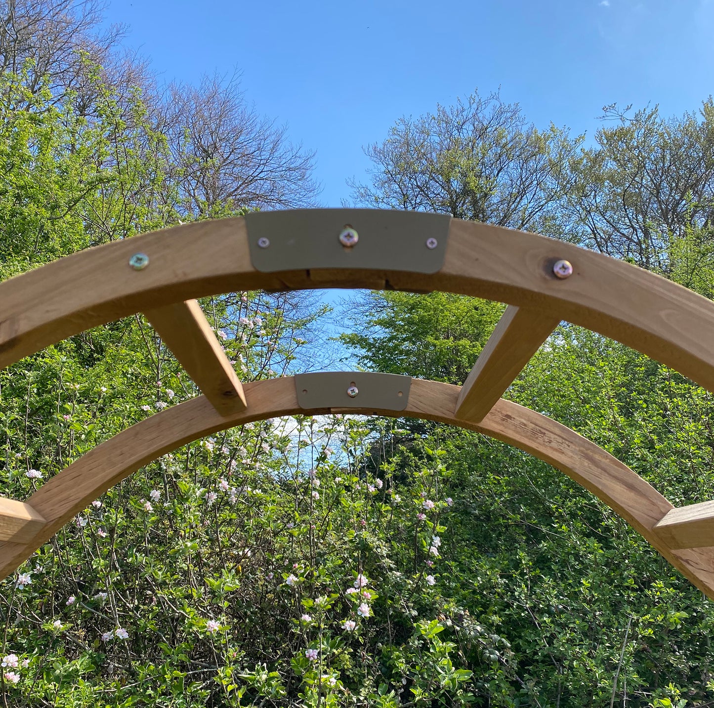 Dorchester Wooden Arch with Planters and Ground Spikes