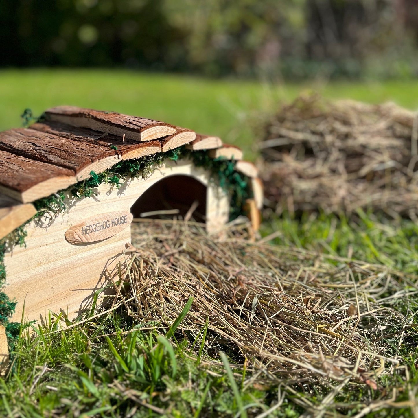 Wooden Hedgehog House Hogitat With Bark Roof & Nesting Straw