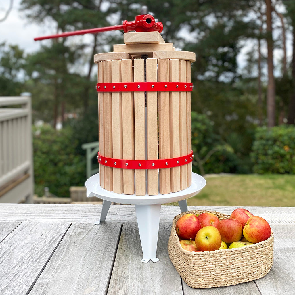 Apple Harvesting Guide: When and How to Pick, Store and Use Your Apples