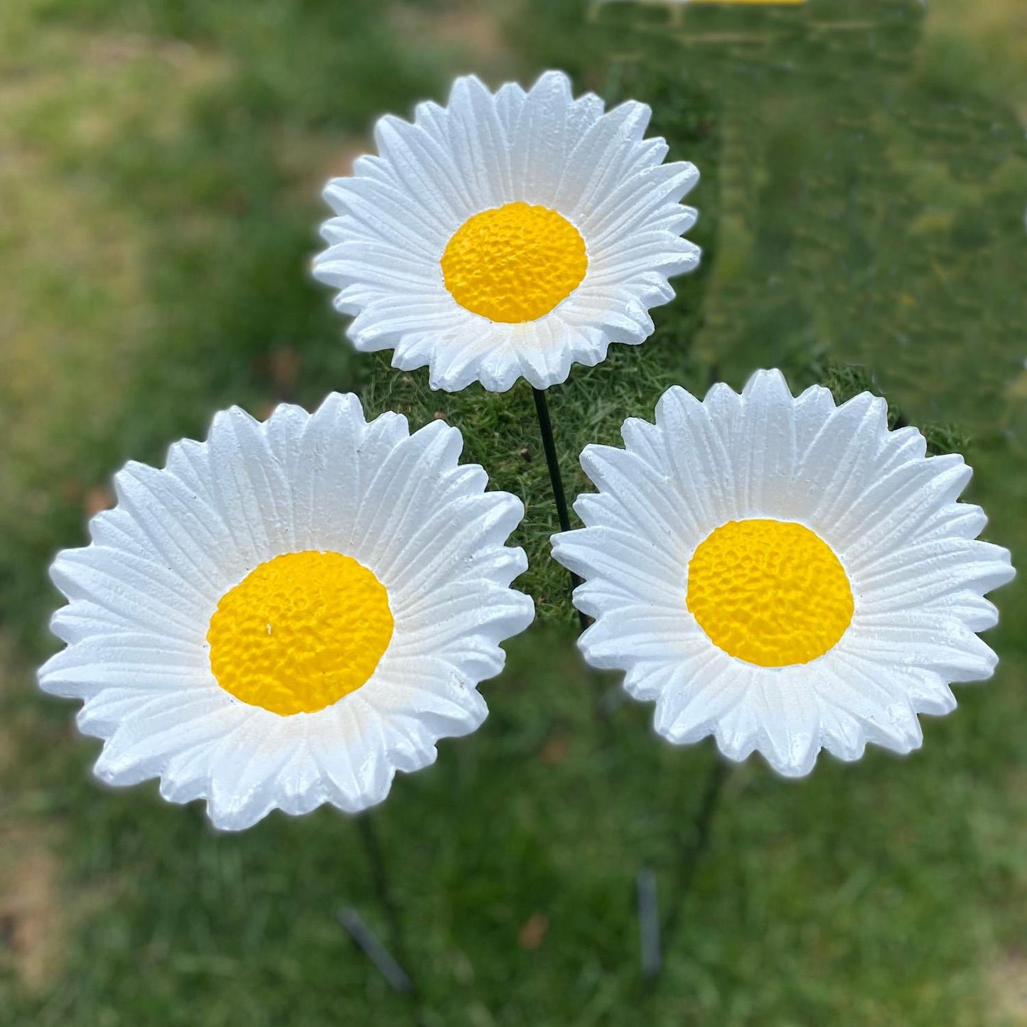 Cast Iron Wild Bird Daisy Flower Dish Bird Feeder (Set of 3)