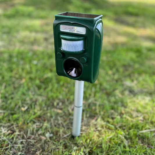 Solar Powered Ultrasonic Cat Repeller (Batteries Included)