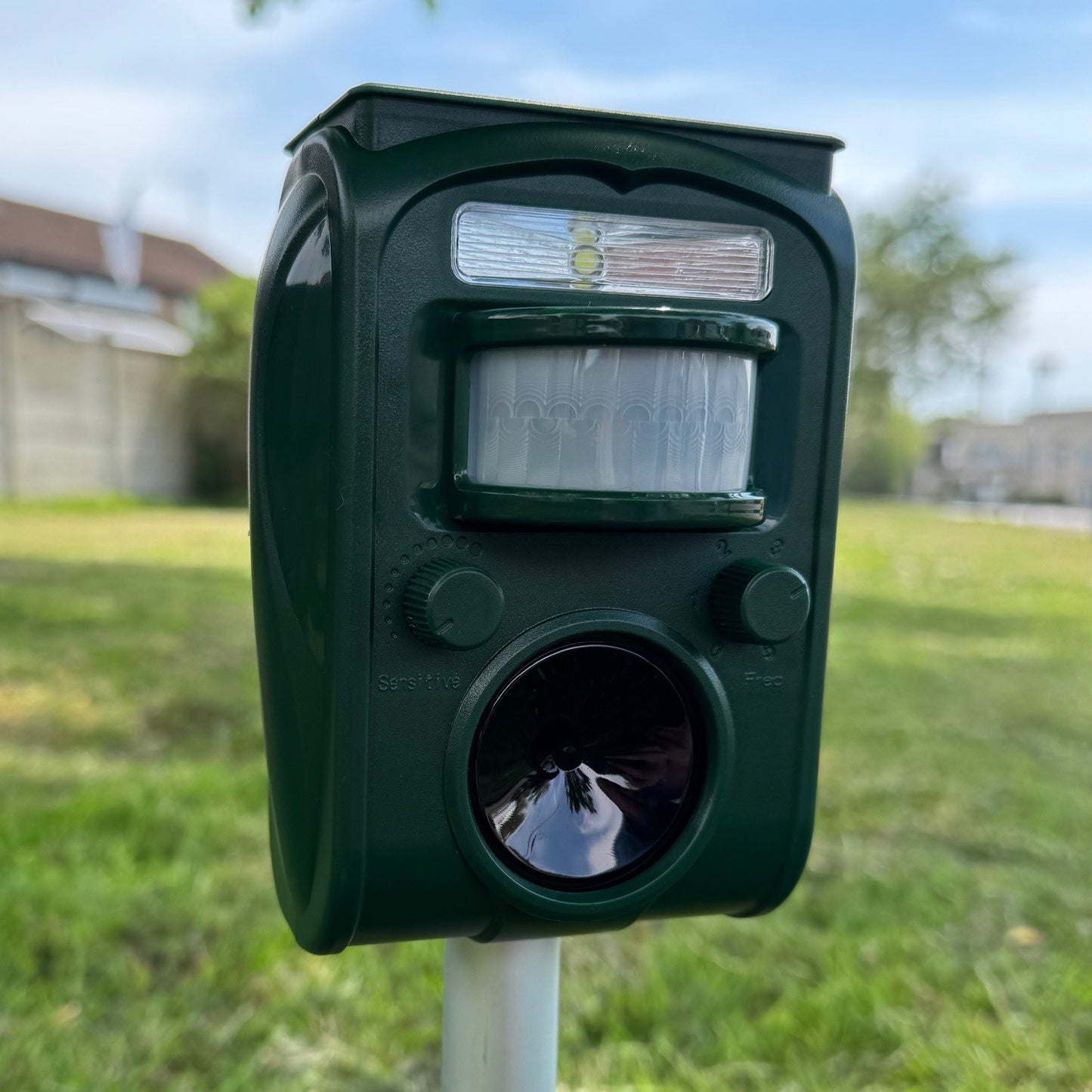 Solar Powered Ultrasonic Cat Repeller (Batteries Included)