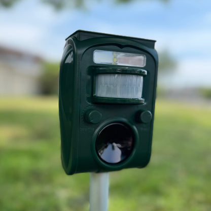 Solar Powered Ultrasonic Cat Repeller (Batteries Included)