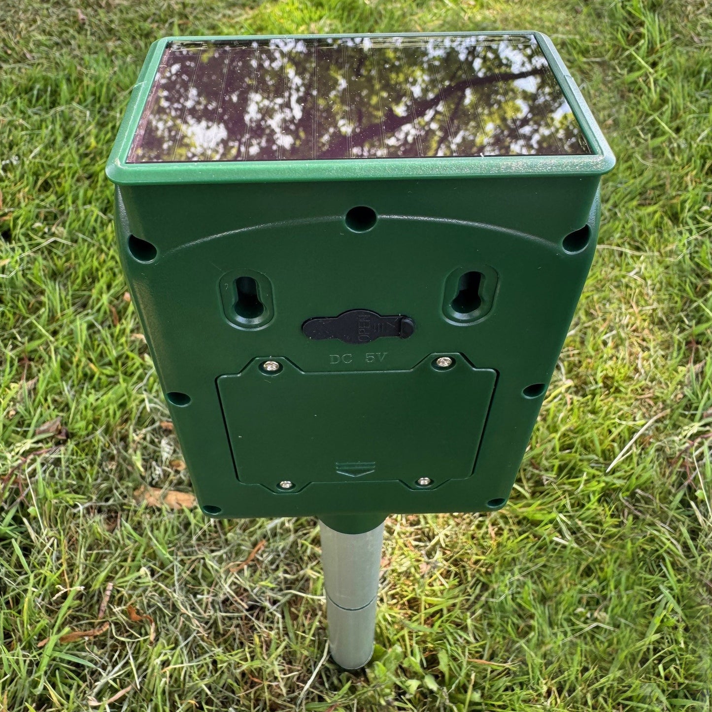 Solar Powered Ultrasonic Cat Repeller (Batteries Included)