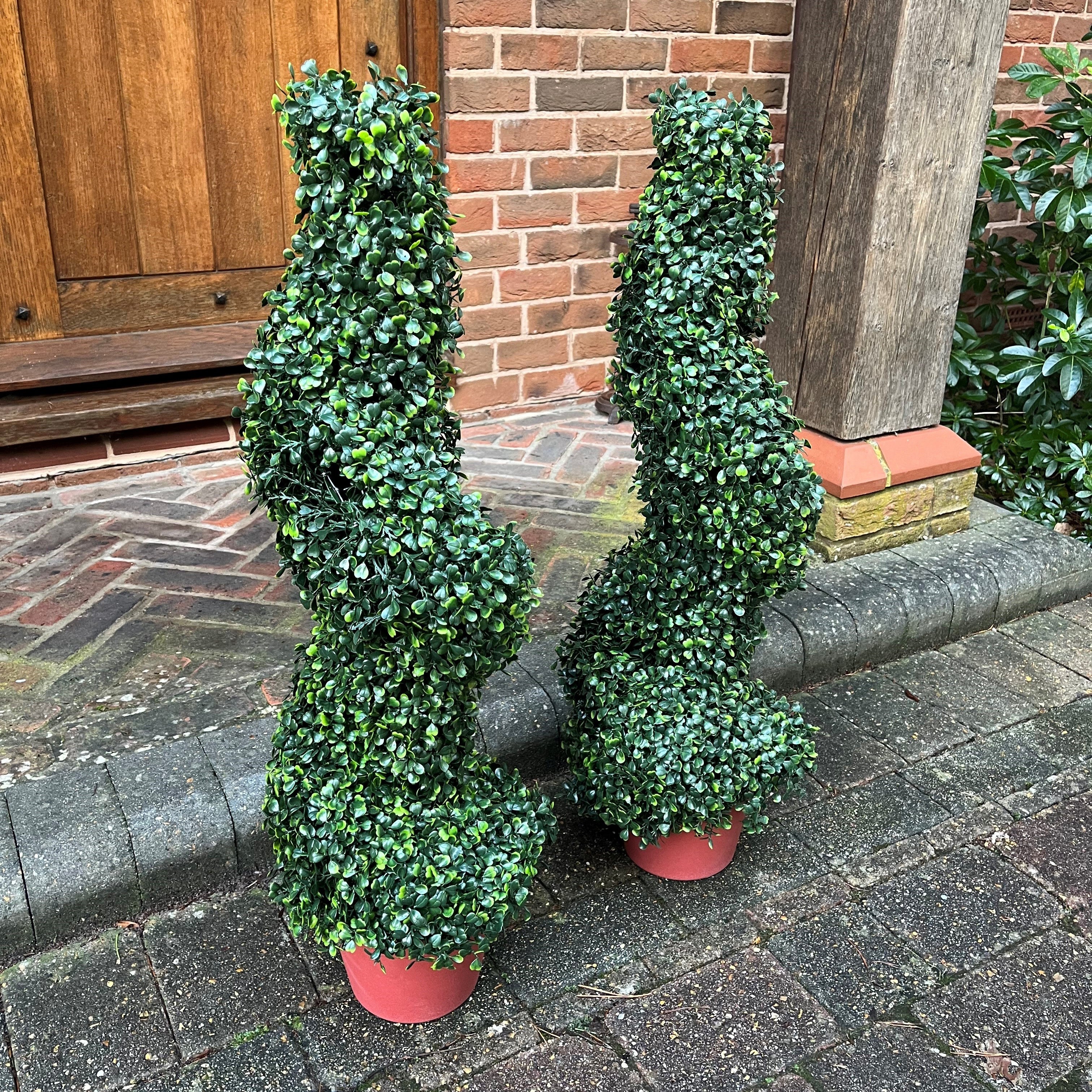 Fake top topiary trees
