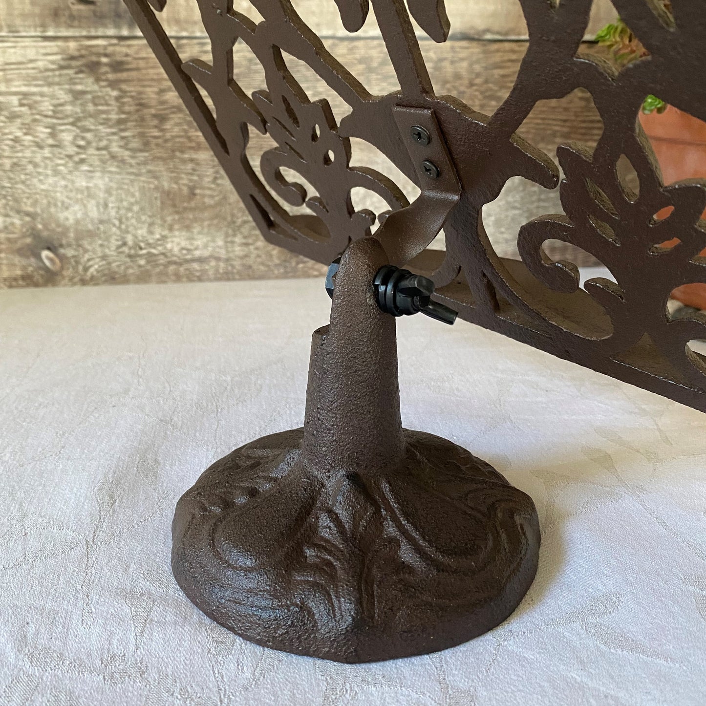 Traditional Cast Iron Ornate Cookbook Stand