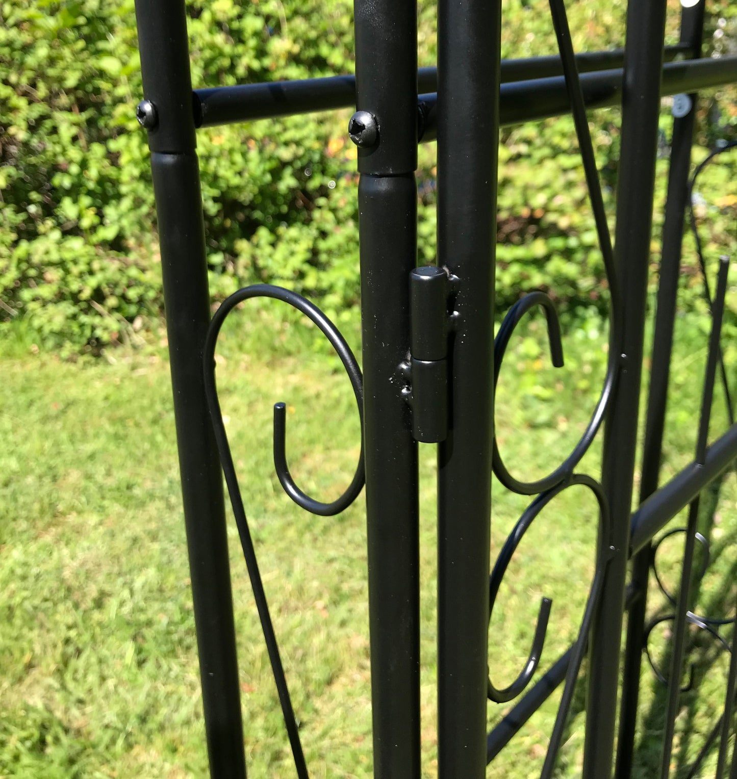 Metal Windsor Garden Arch with Gate and Fixing Pegs