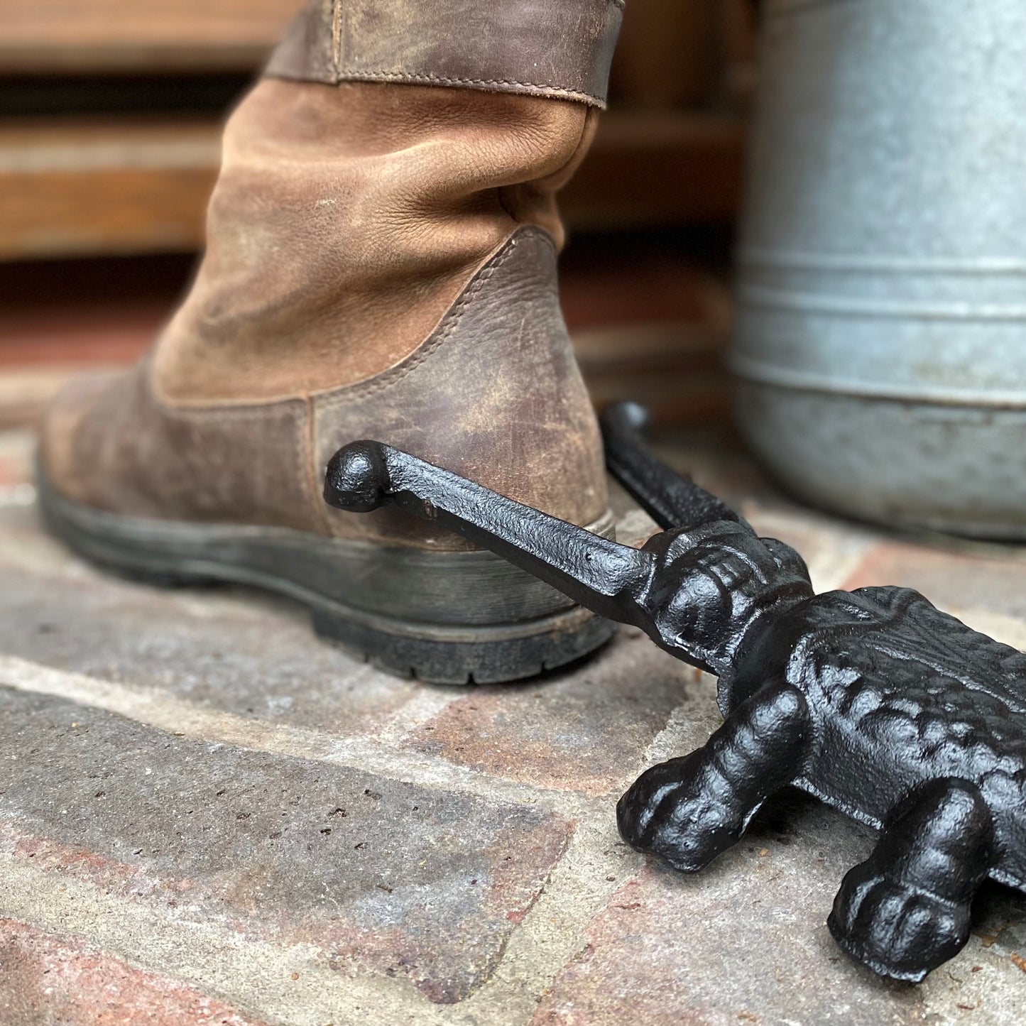 Wooden Welly Boot Rack Organiser in Light Grey with Two Cast Iron Beetle Boot Jacks