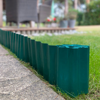 Green Plastic Garden Lawn Edging (9m x 15cm Roll)