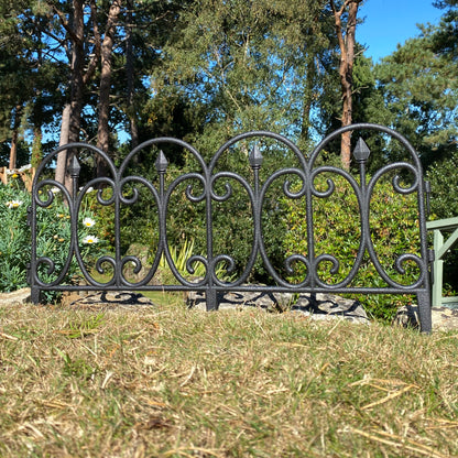 Kew Black Plastic Lawn Edging (60.5cm x 32.5cm) - 5 Panels