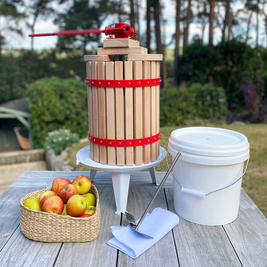 Traditional Fruit and Apple Press (18 Litre) with Straining Bag and Pulping Bucket