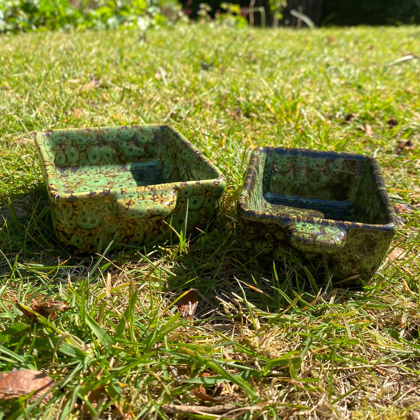 Wooden Hedgehog House With Ceramic Food & Water Dish Set & Nesting Straw