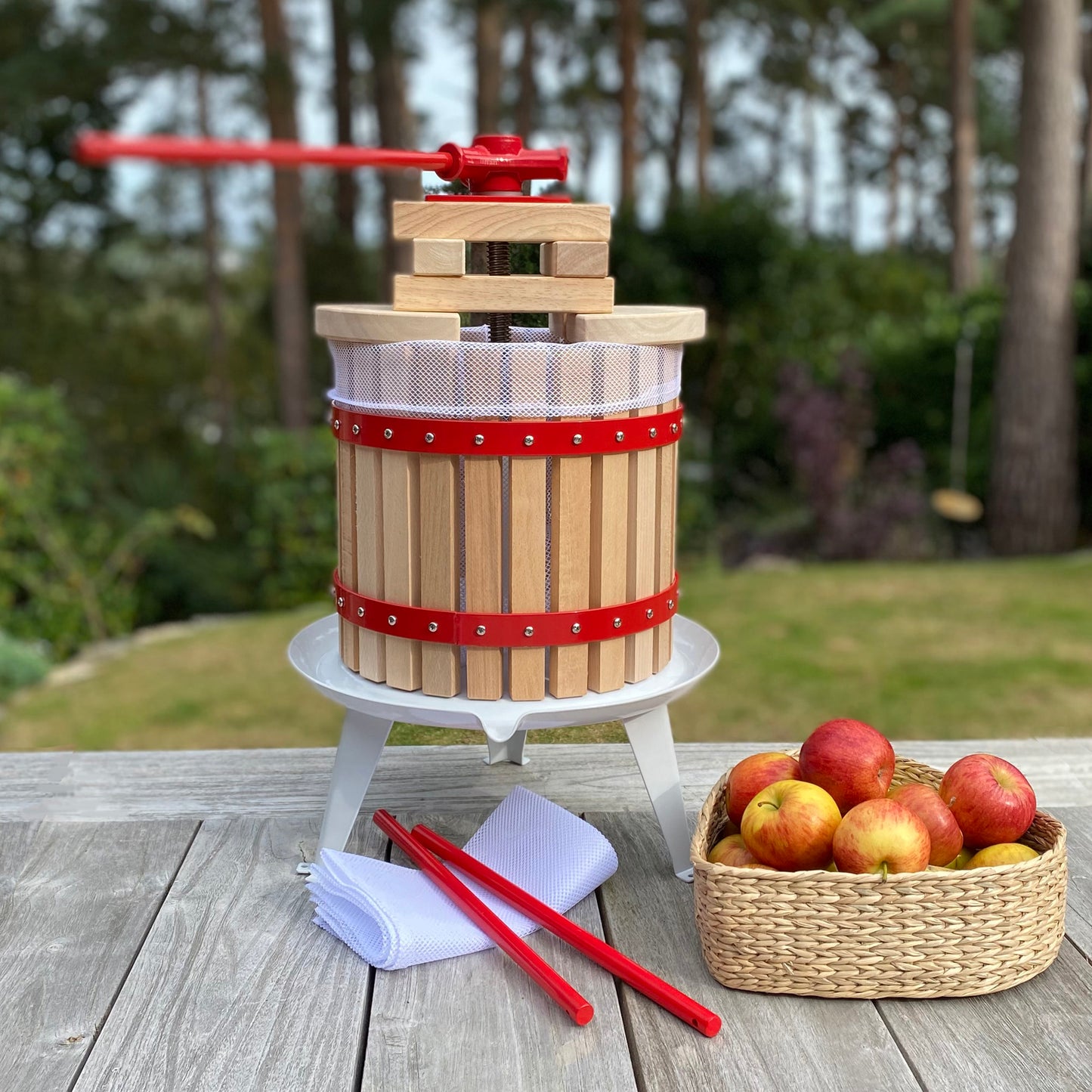 Deluxe Fruit and Apple Press (12 Litre) Pack with 2 Straining Bags, 2 Sets of Extension Blocks & 3 Handles
