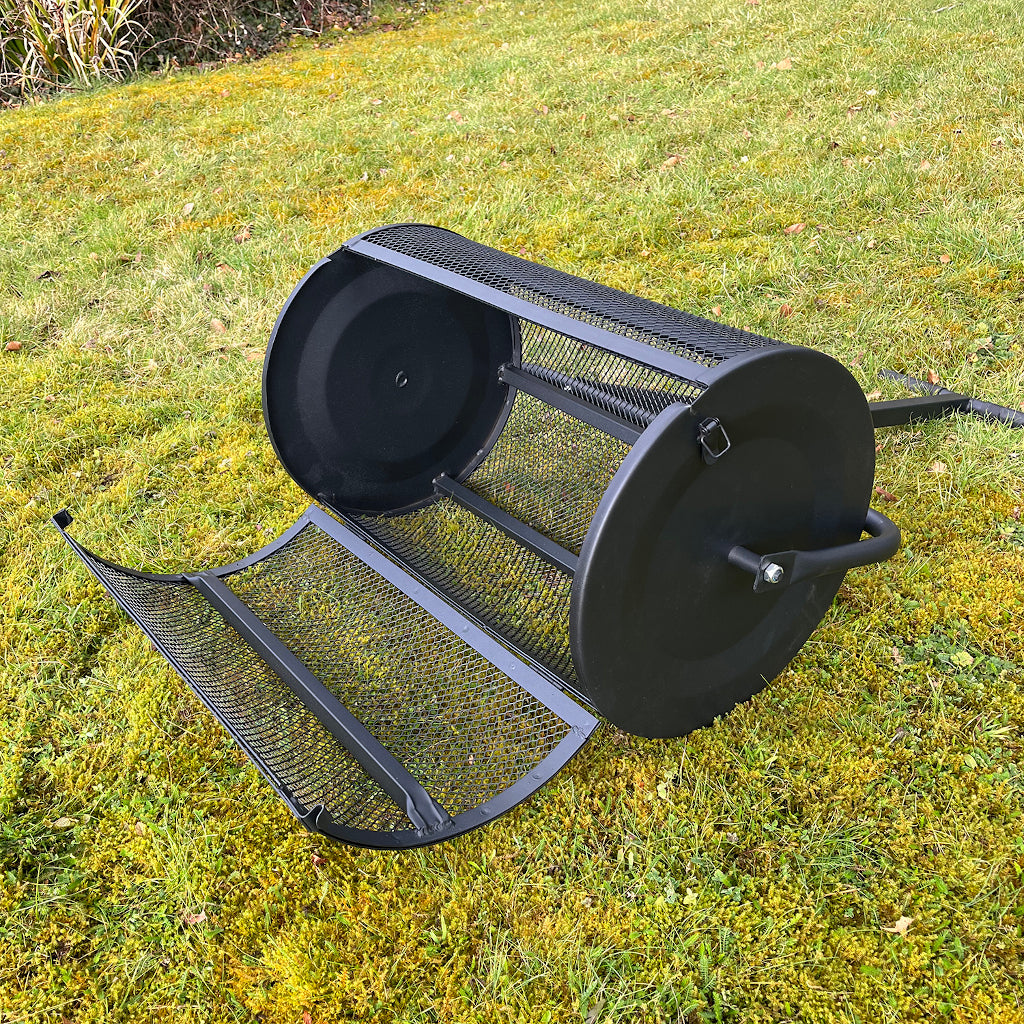 Rolling Garden Lawn Compost Spreader (70 Litre Capacity)