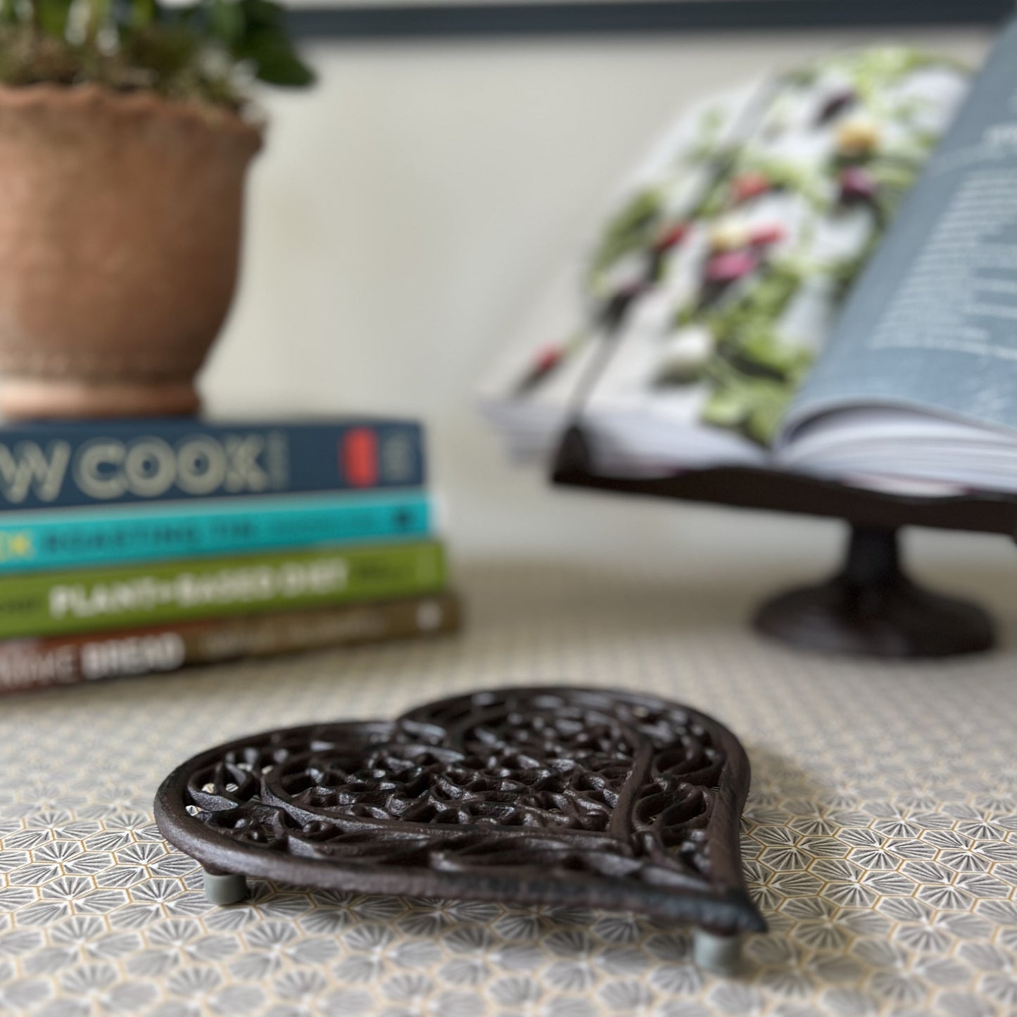 Traditional Cast Iron Ornate Cookbook Stand & Heart Trivet Set